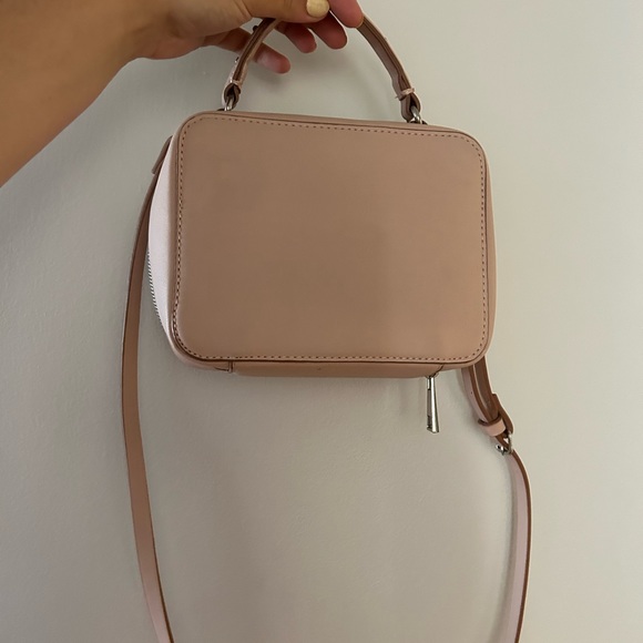 Light pink studded crossbody bag 💗 - Picture 3 of 3